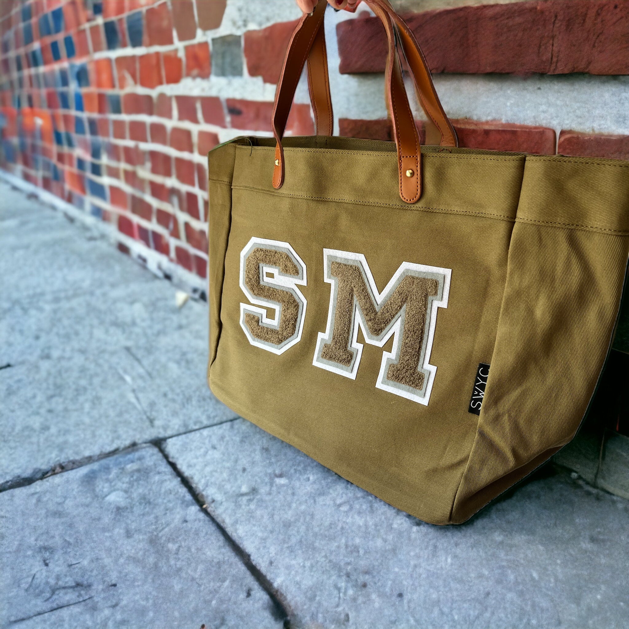 Khaki shopper