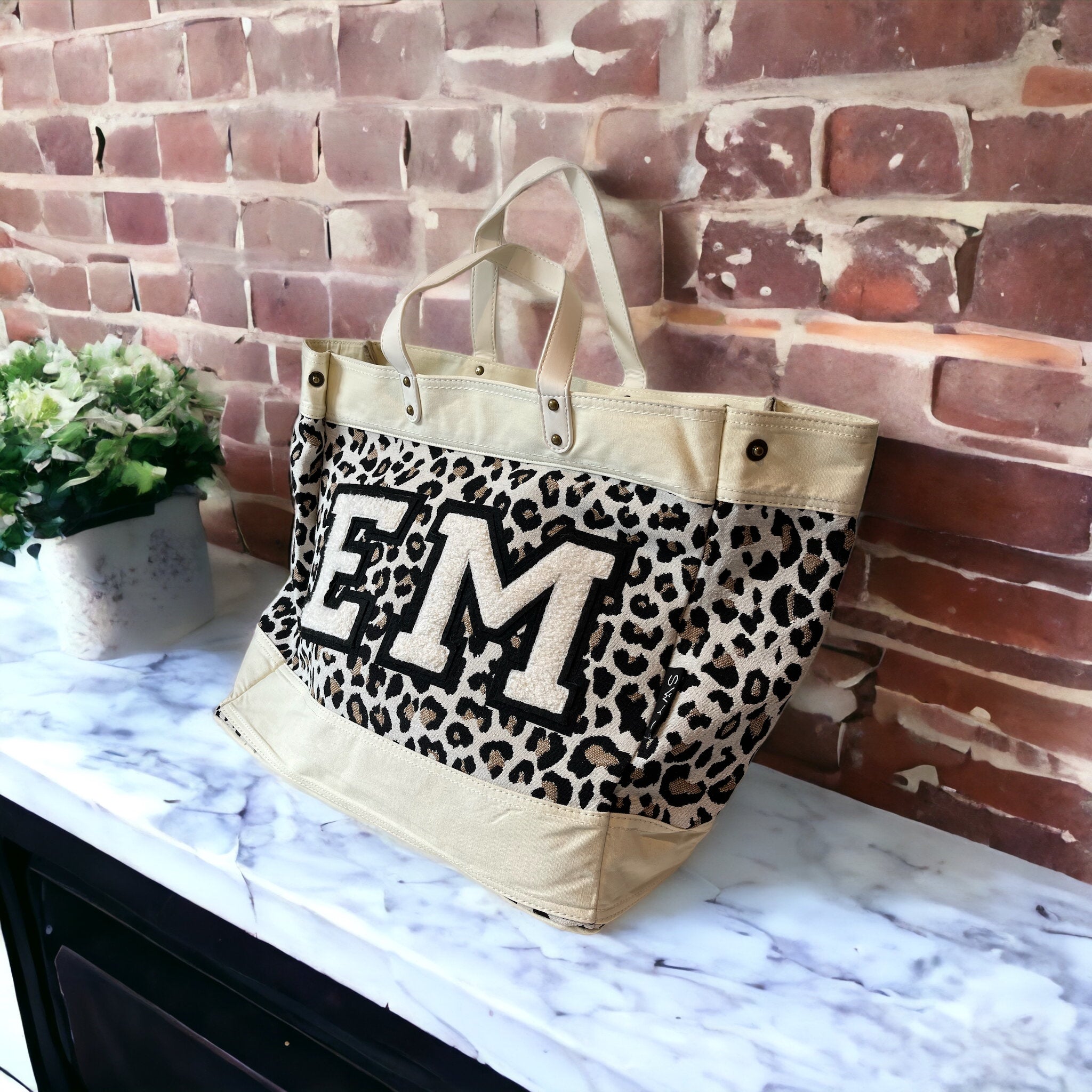 Cream leopard print market shopper bag