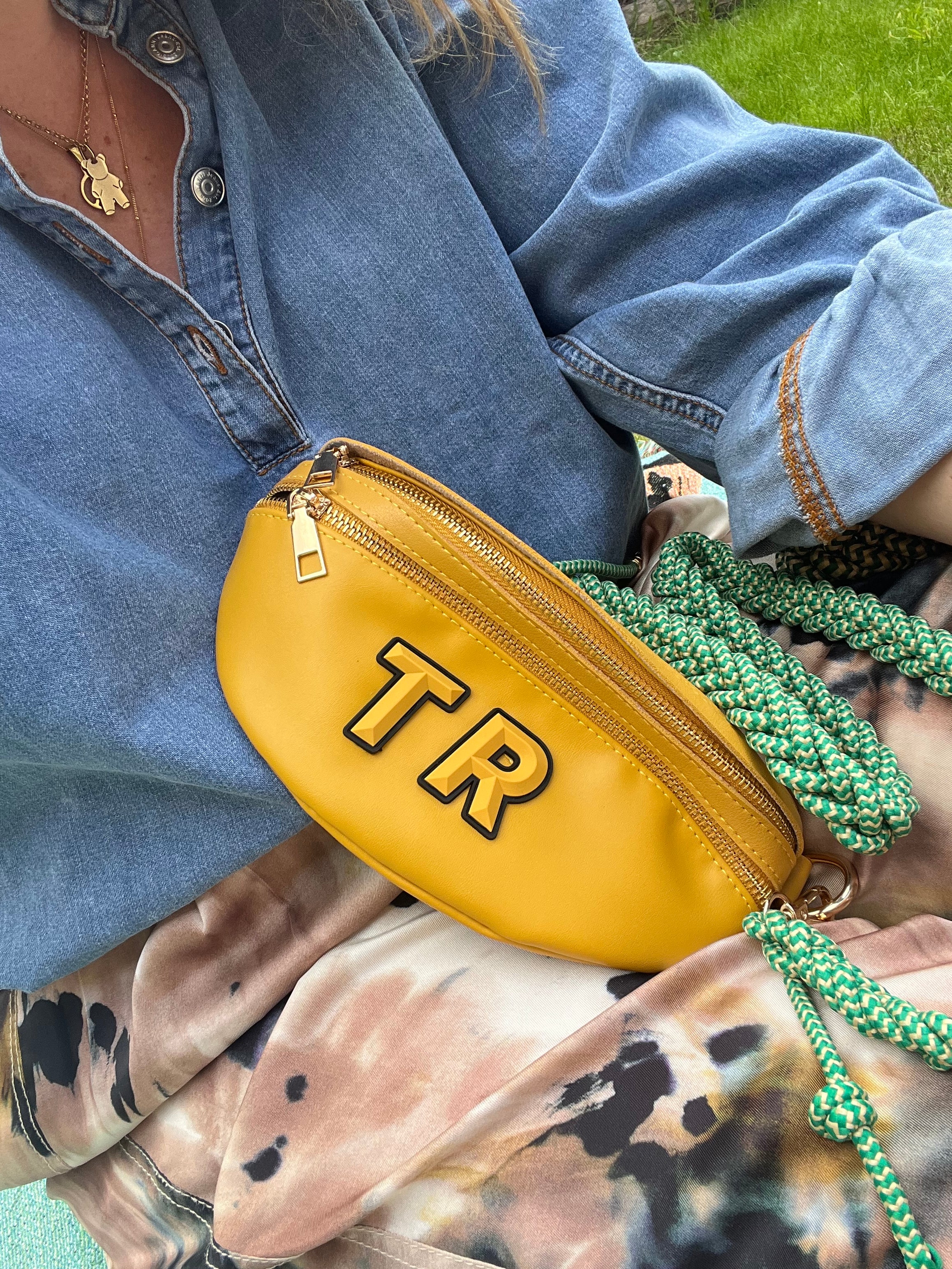 Zip up crossbody bag RUBBER INITIALS