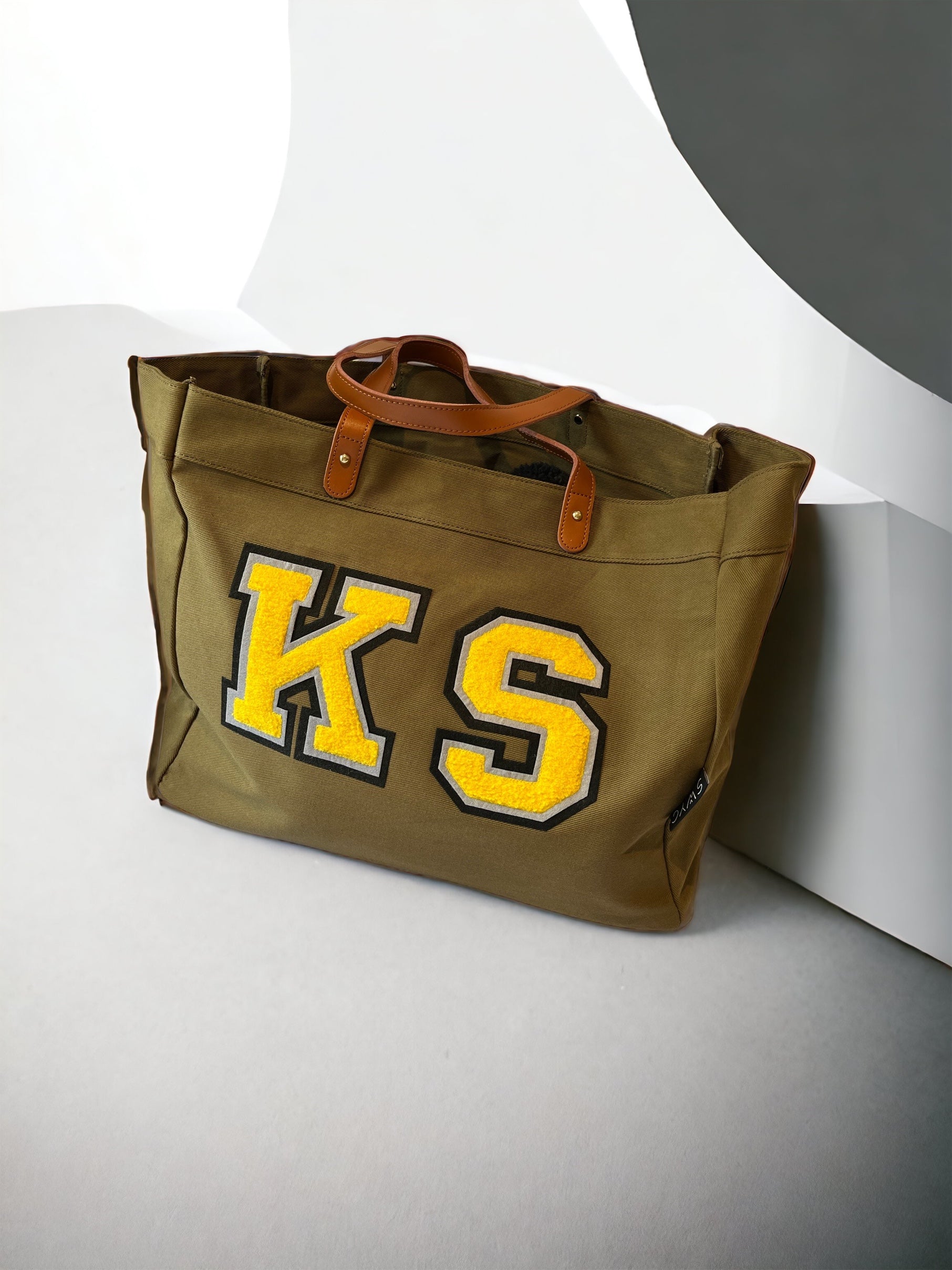 Khaki shopper