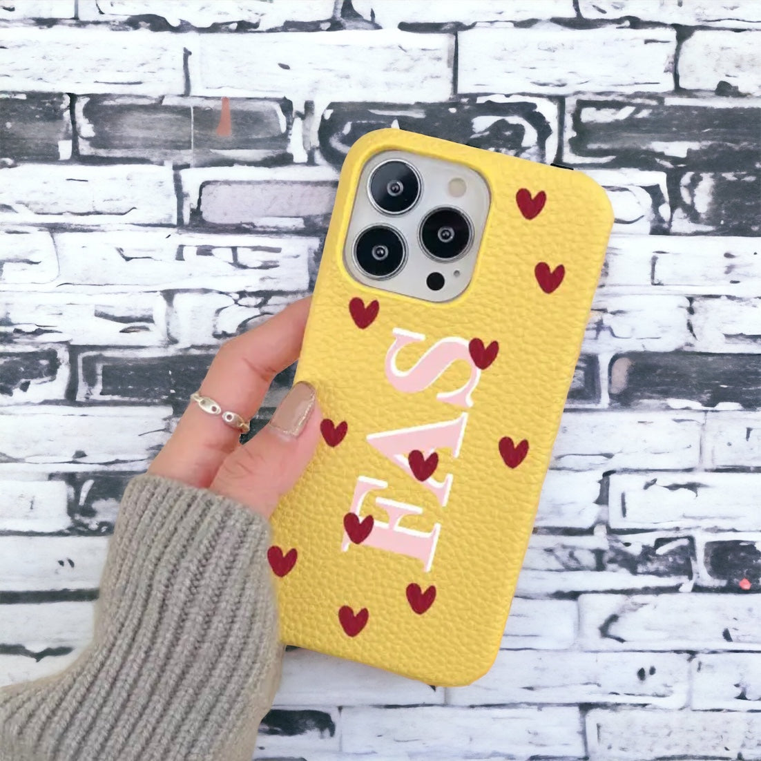 Phone case : HEARTS