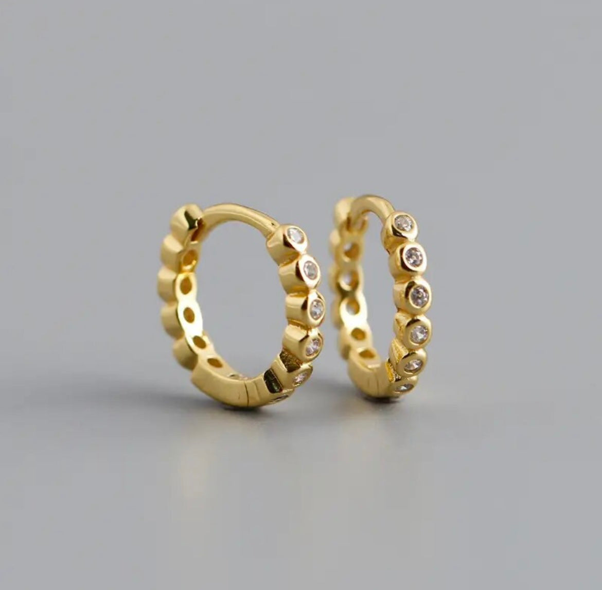 All round stone huggy earrings