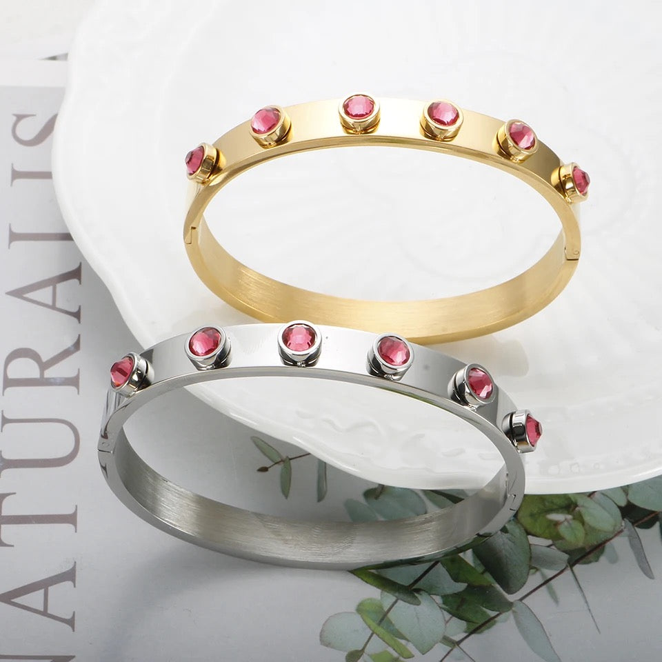 Round stone bangle