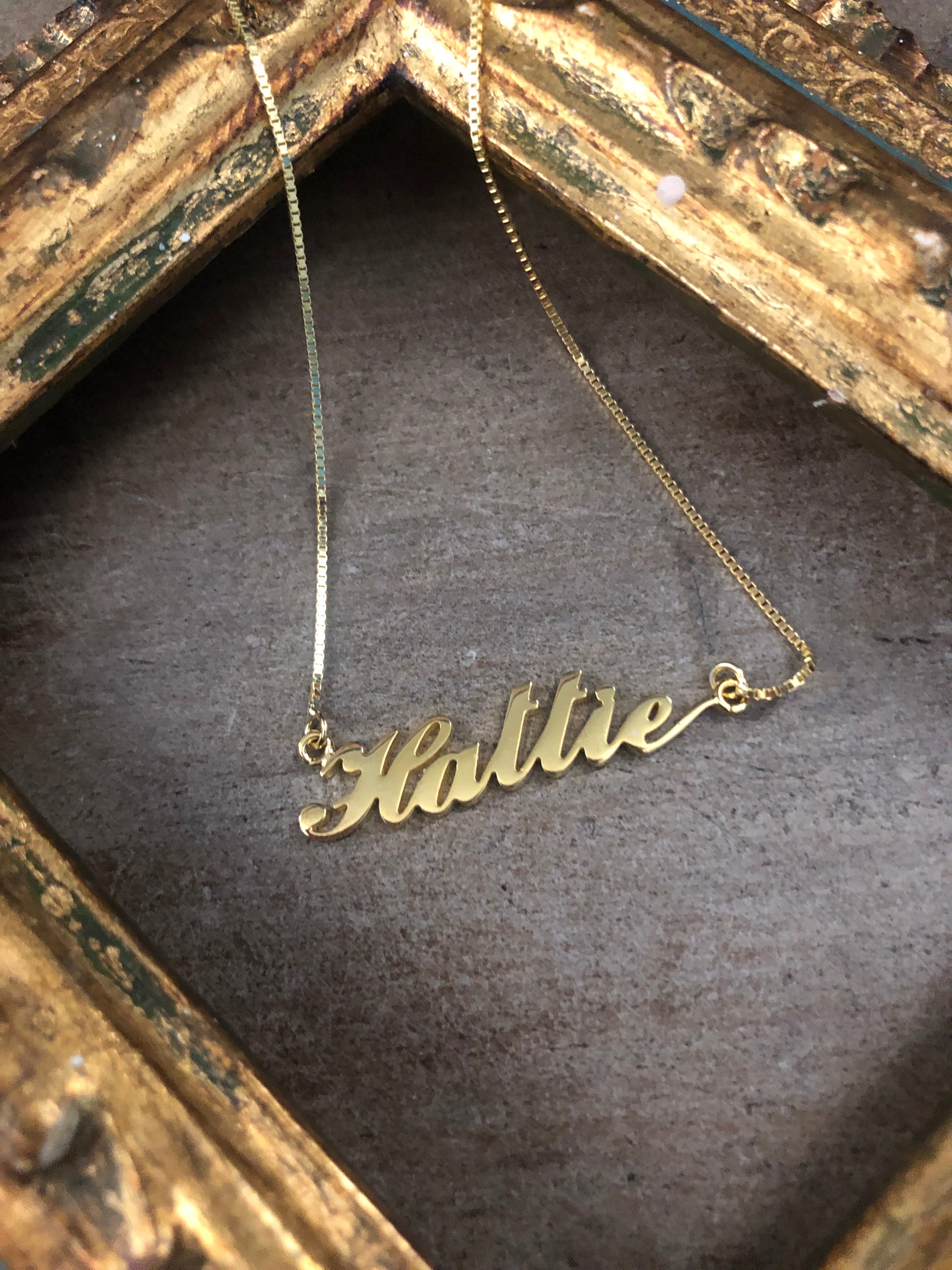 NAME CHAIN NECKLACE - SCRIPT