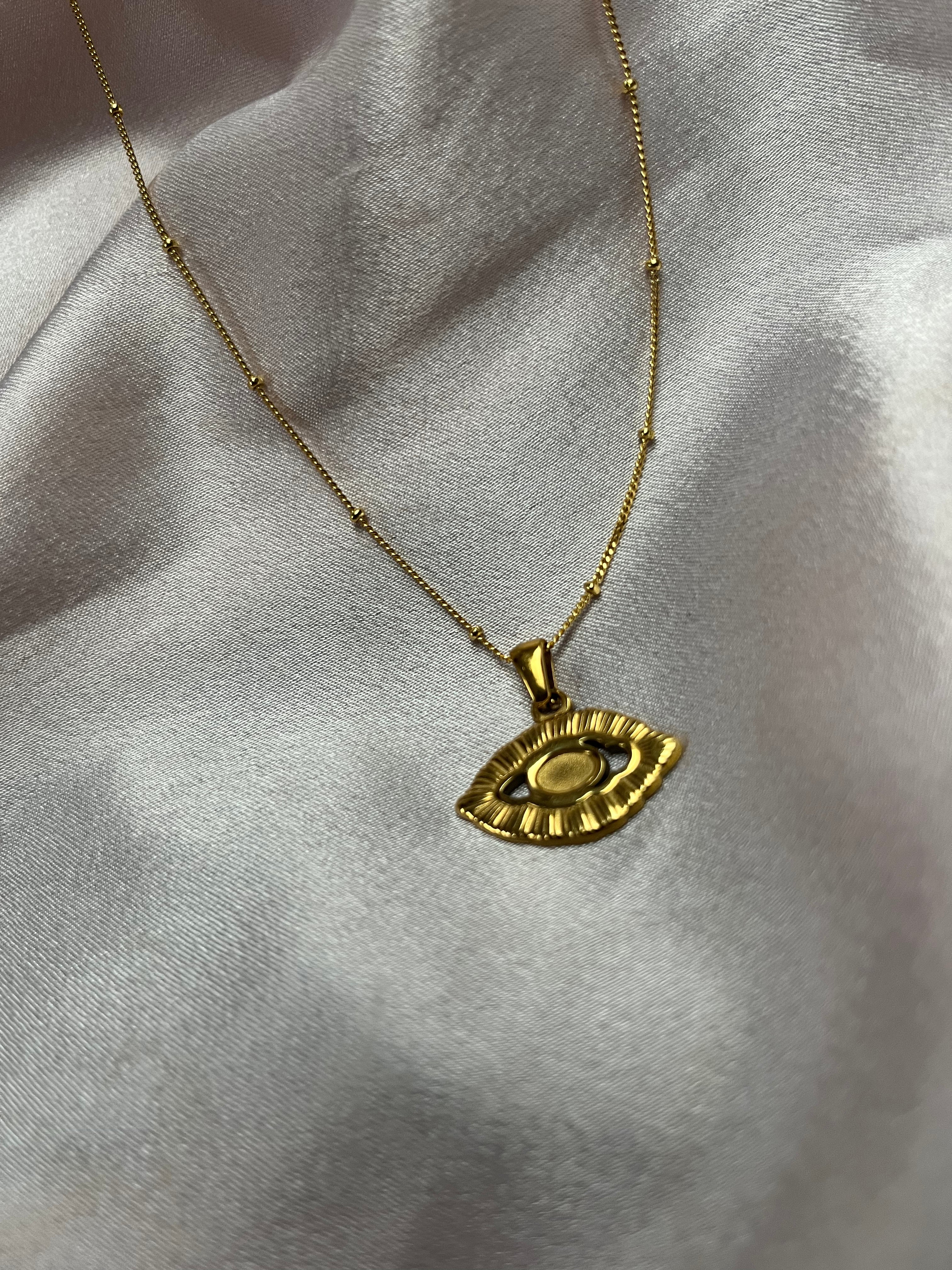 Eye necklace