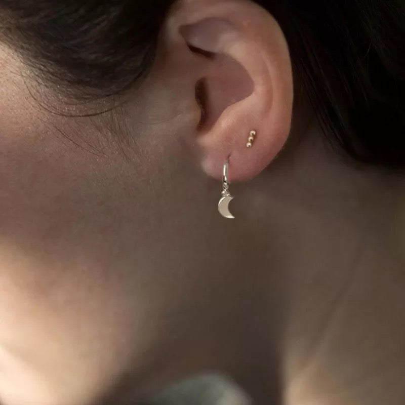 Mini triple ball stud earrings