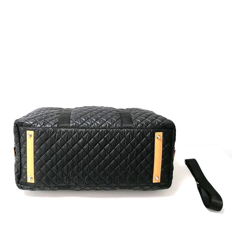 Black puffy holdall