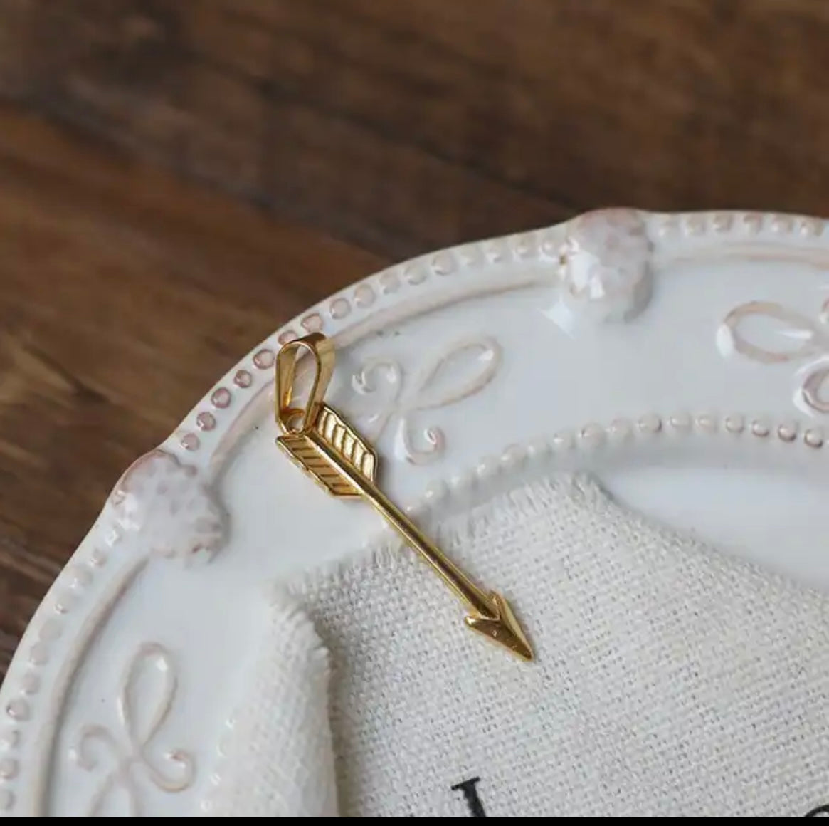 Arrow necklace