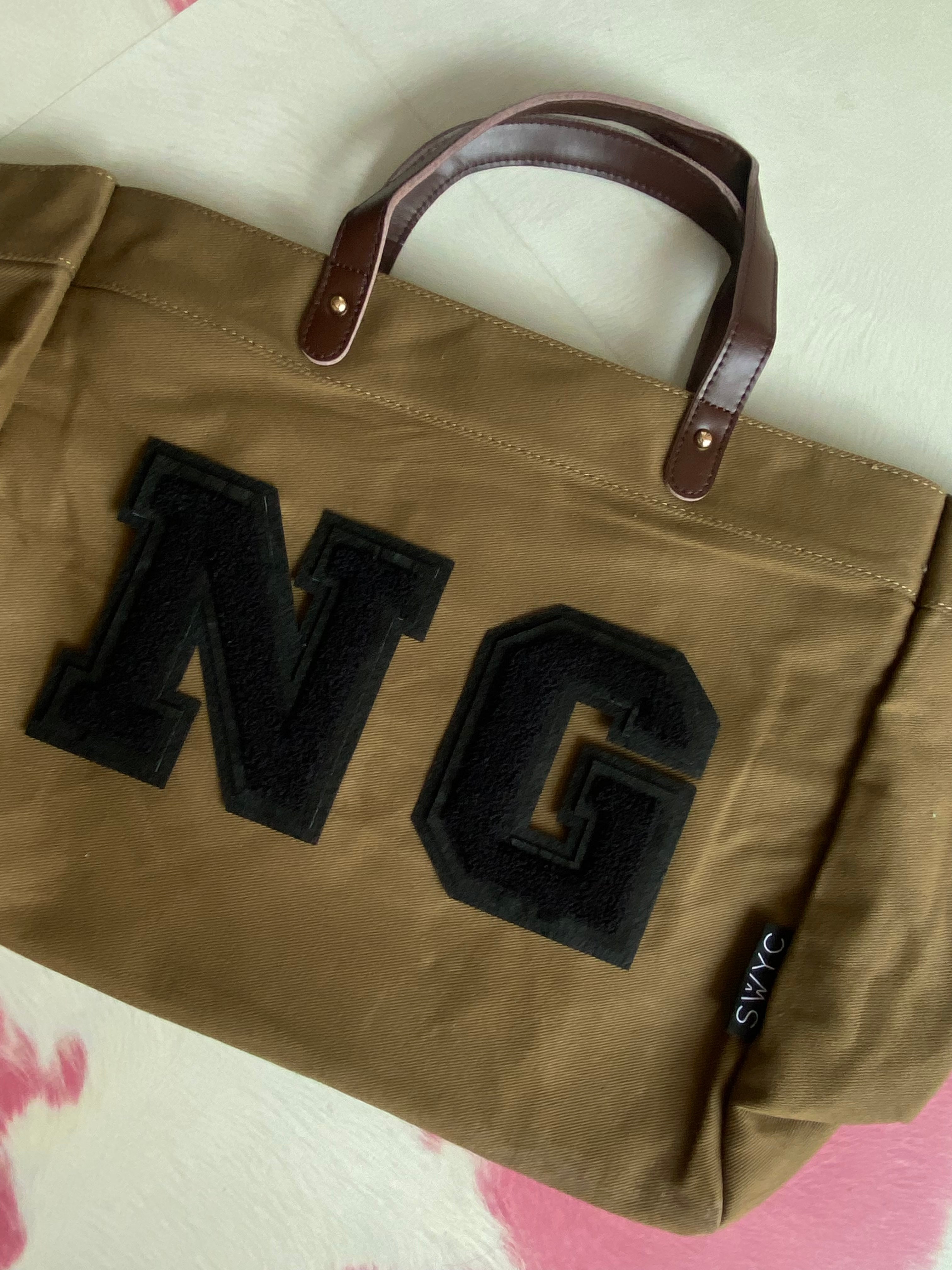 Khaki shopper