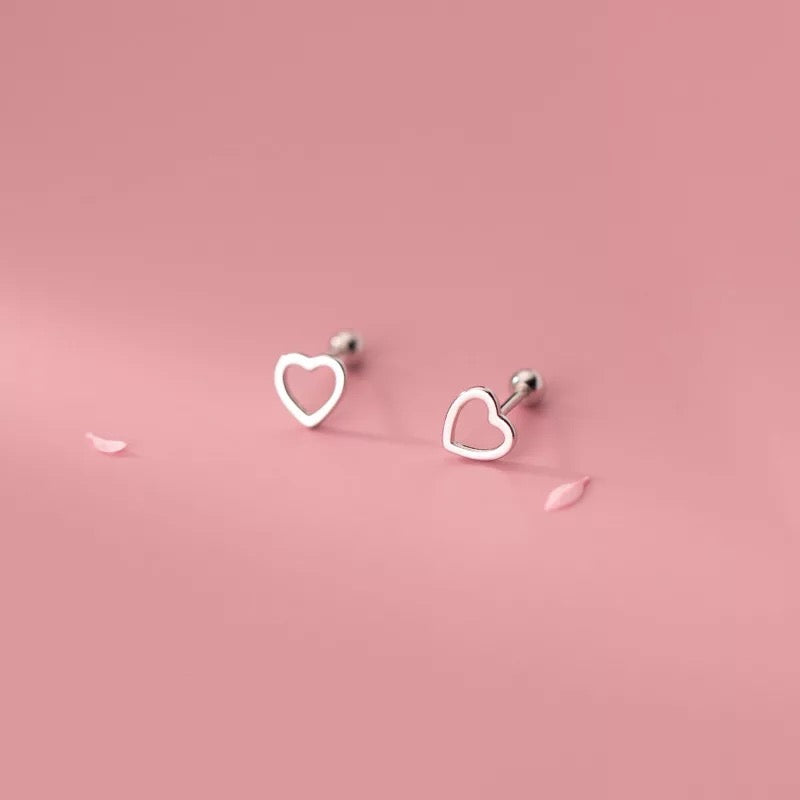 Mini heart stud earrings