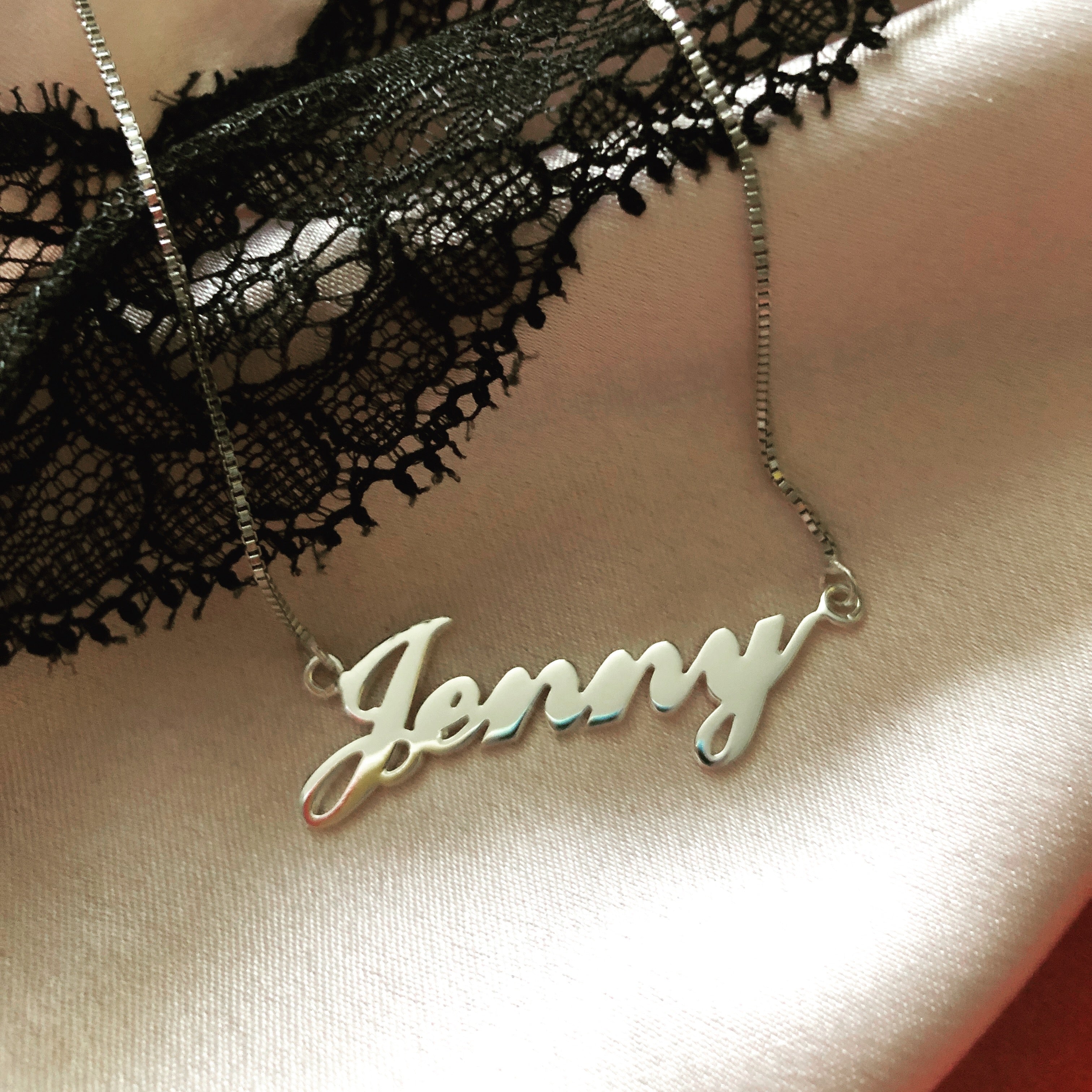 NAME CHAIN NECKLACE - SCRIPT