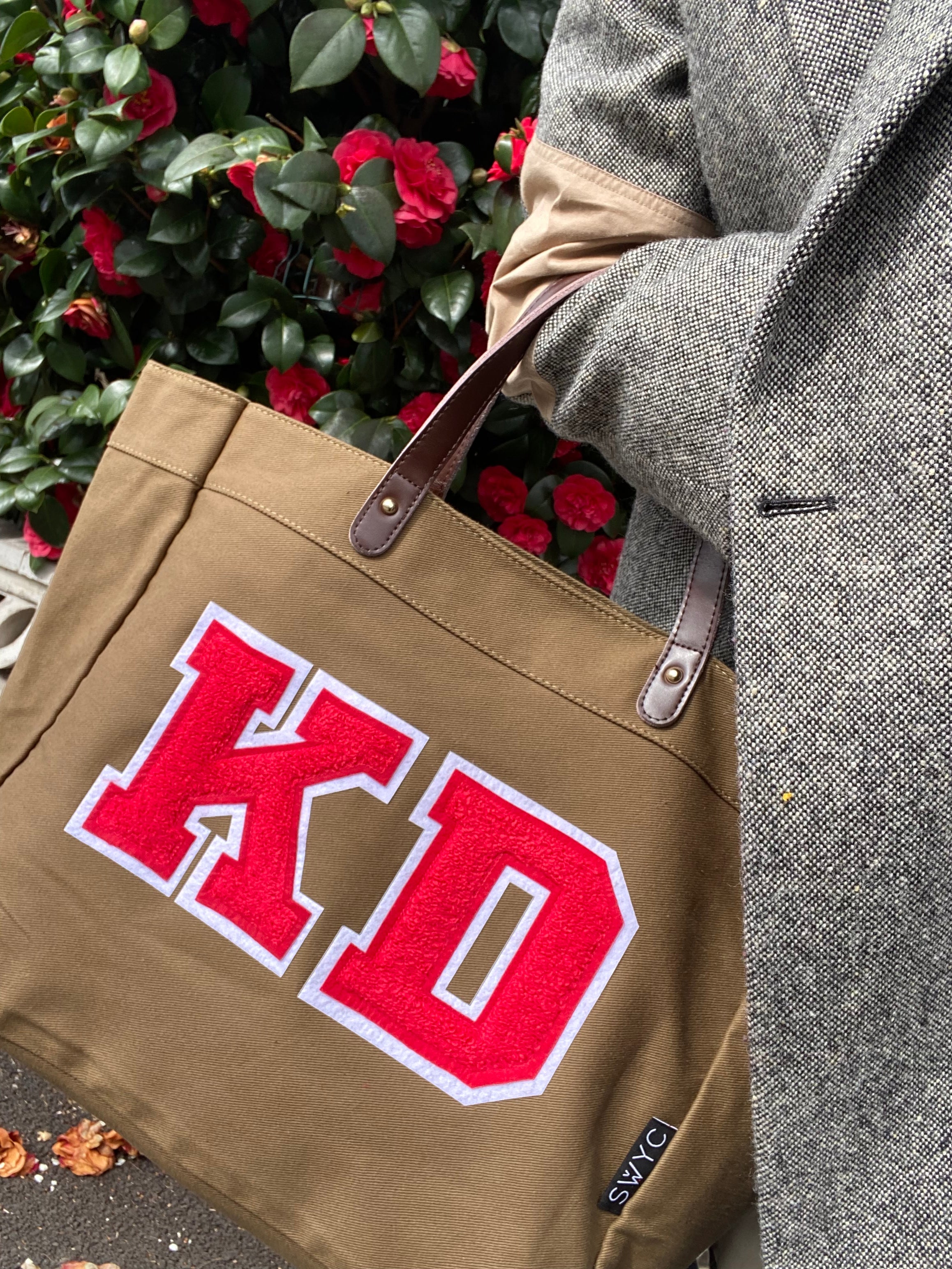 Khaki shopper
