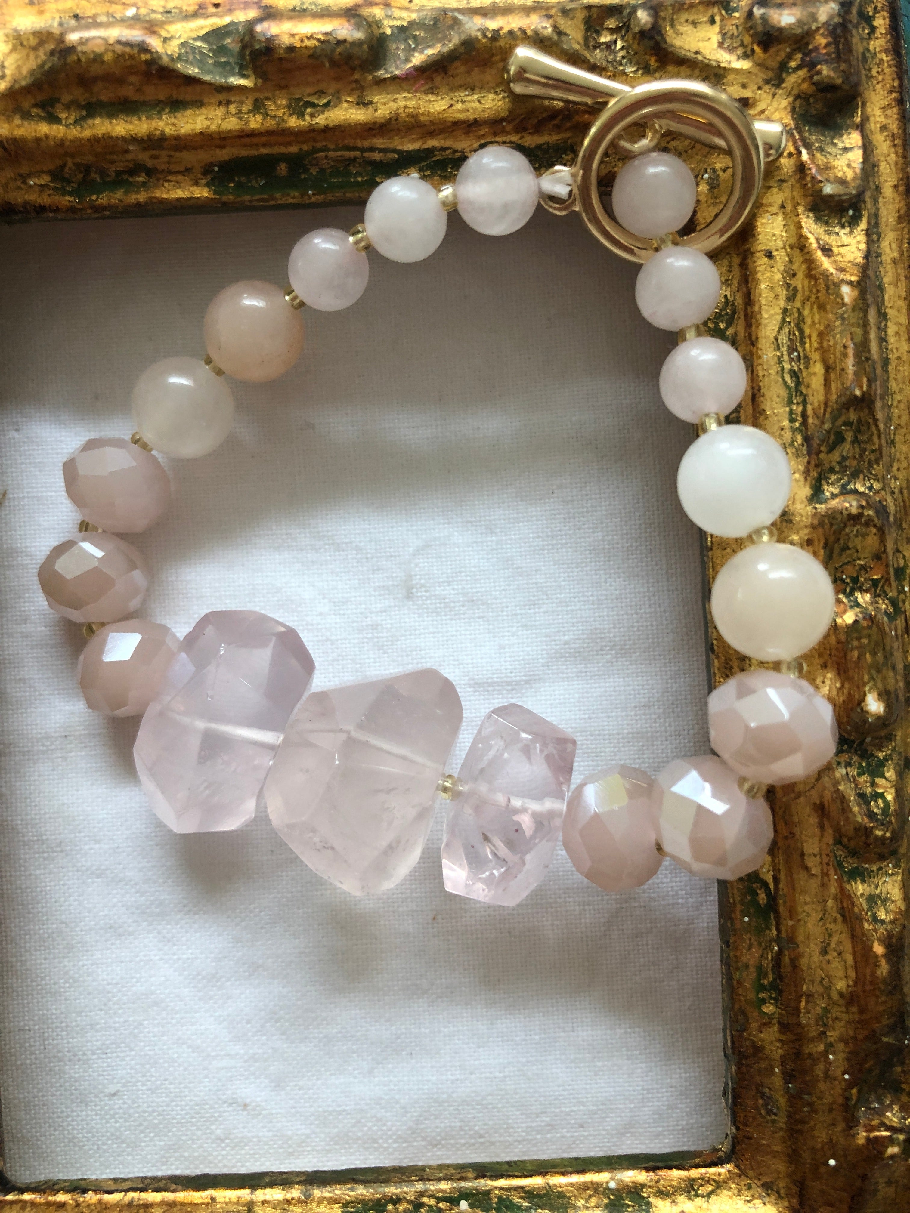 PINK STONE CHUNKY LOVE HEART BRACELET