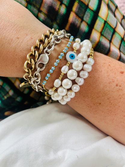 Pearl and eye bead bracelet