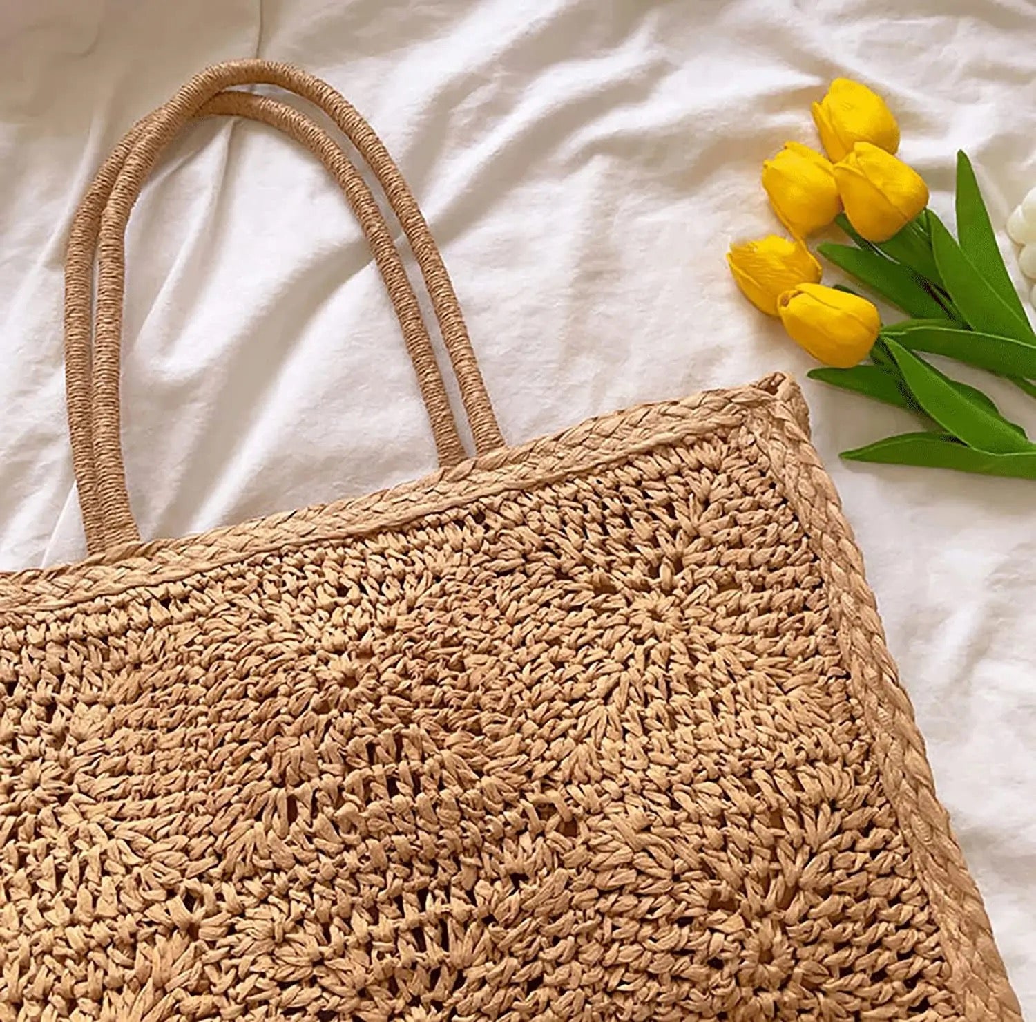 Crochet straw bag