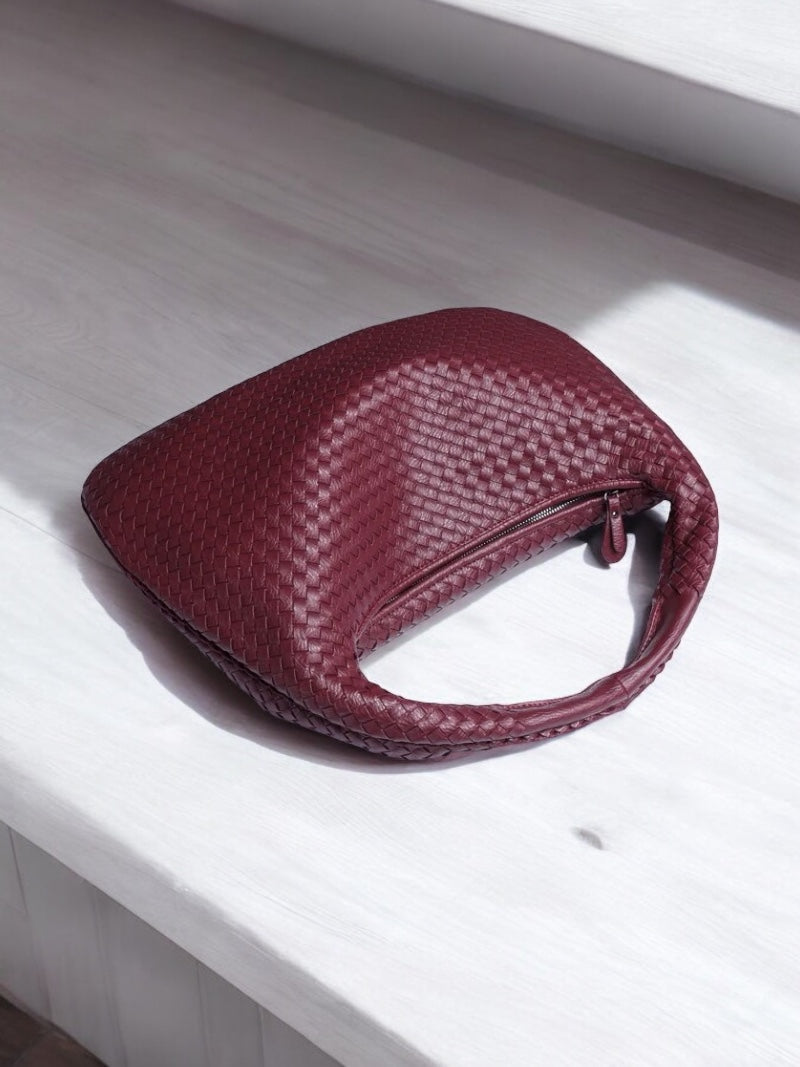 WINE WOVEN SHOULDER BAG