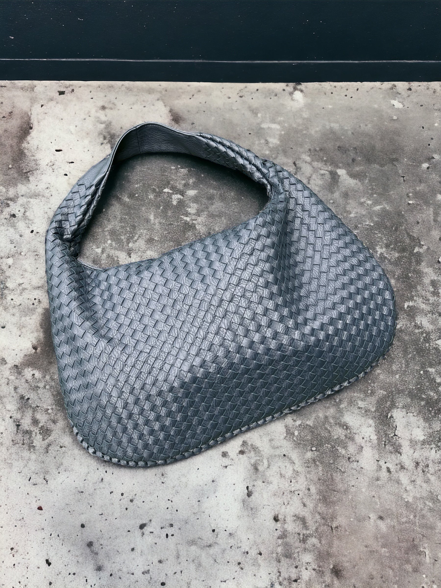 Navy blue woven shoulder bag SWYC