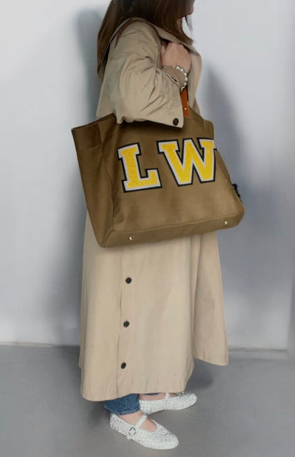 Khaki shopper