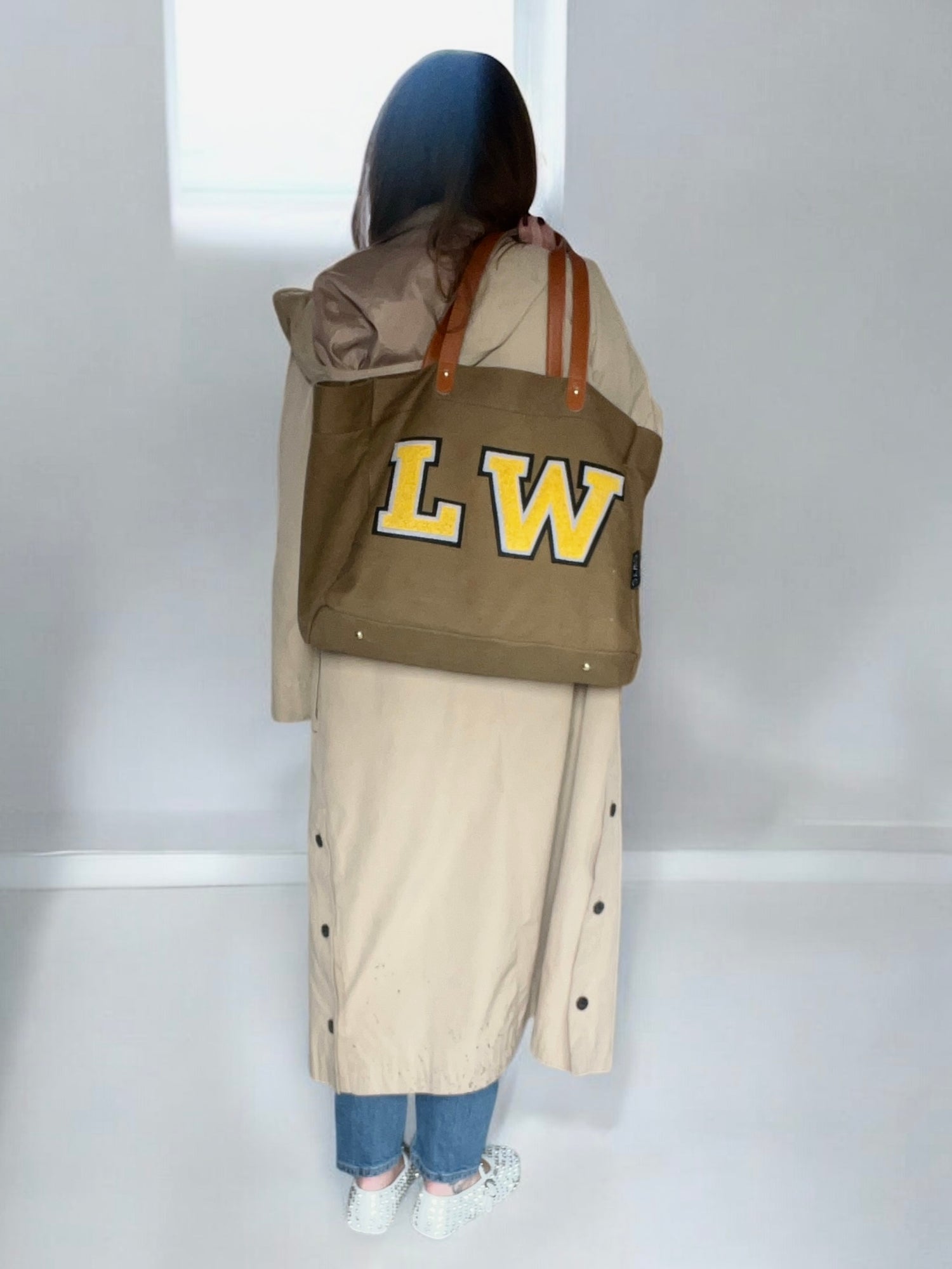 Khaki shopper