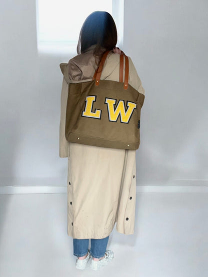 Khaki shopper