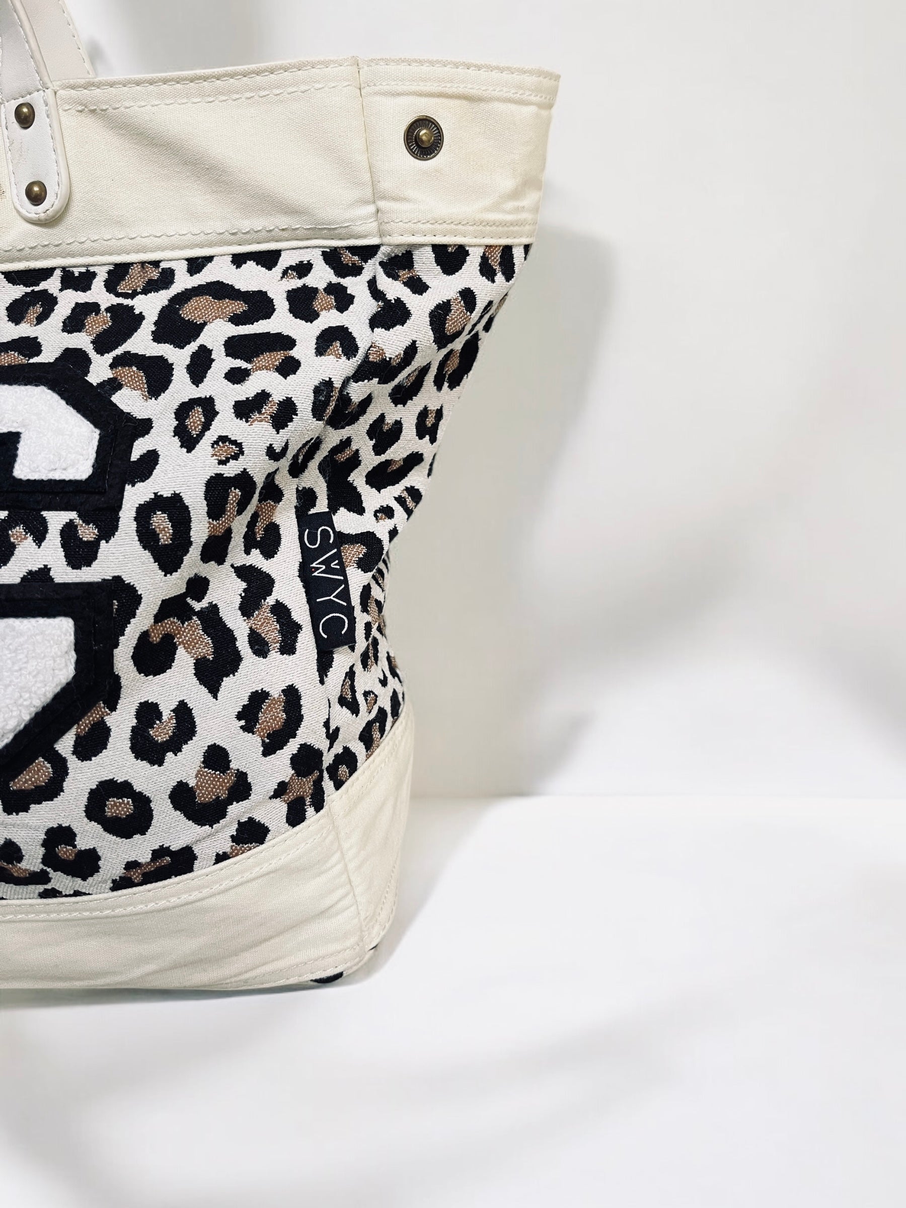 Cream leopard print market shopper bag