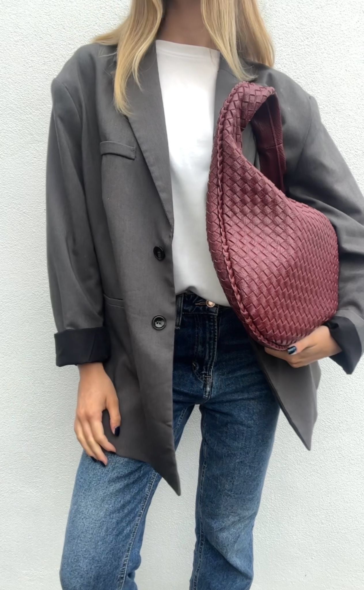 WINE WOVEN SHOULDER BAG