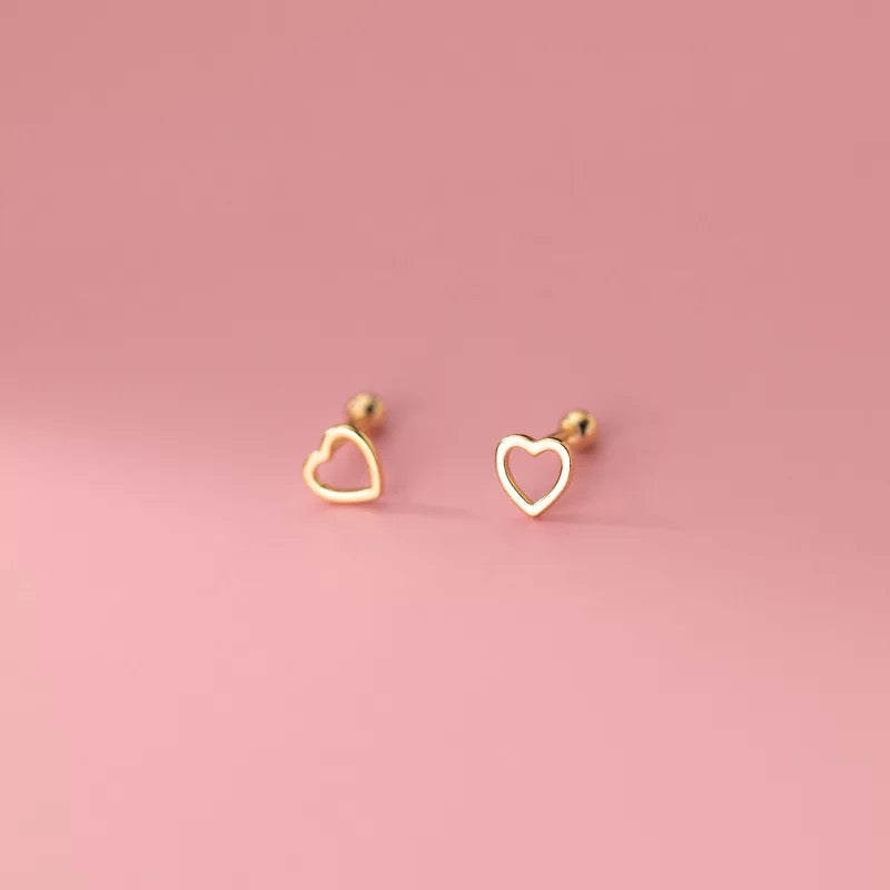 Mini heart stud earrings