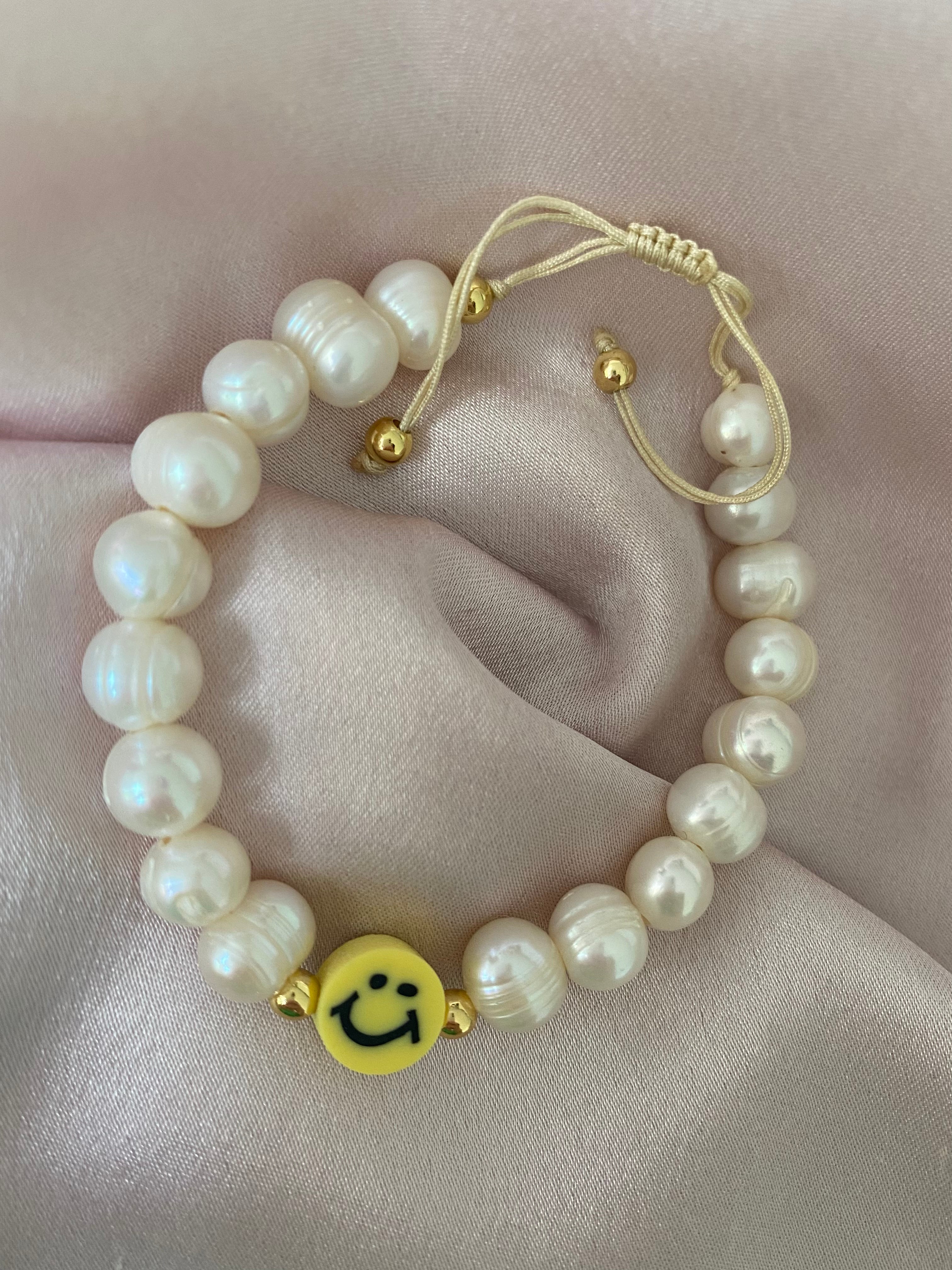 Smiley hot sale pearl necklace