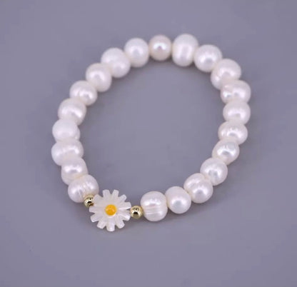 Daisy and pearl bracelet