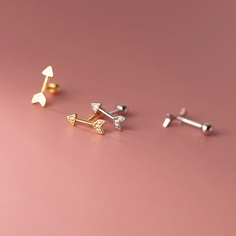 Mini arrow stud earrings