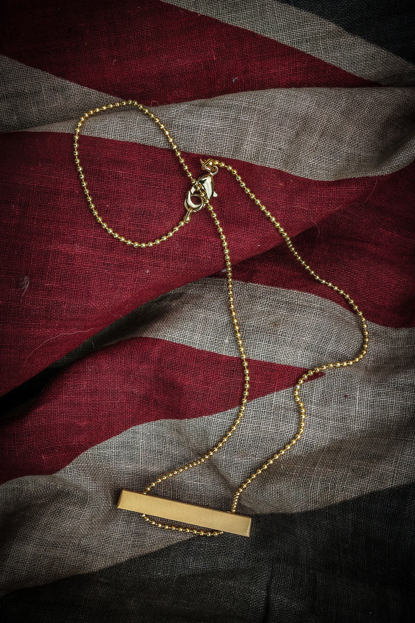 Short on sale bar necklace